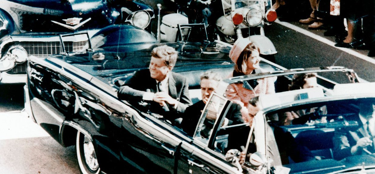 Ma 58 éve ölték meg Kennedyt – Megrázó képeken az Egyesült Államok történelmének egyik legsötétebb napja