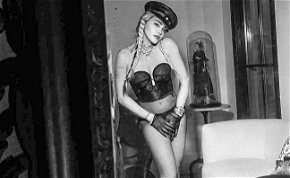 Madonna ismét cicit és feneket is villantott – fotók