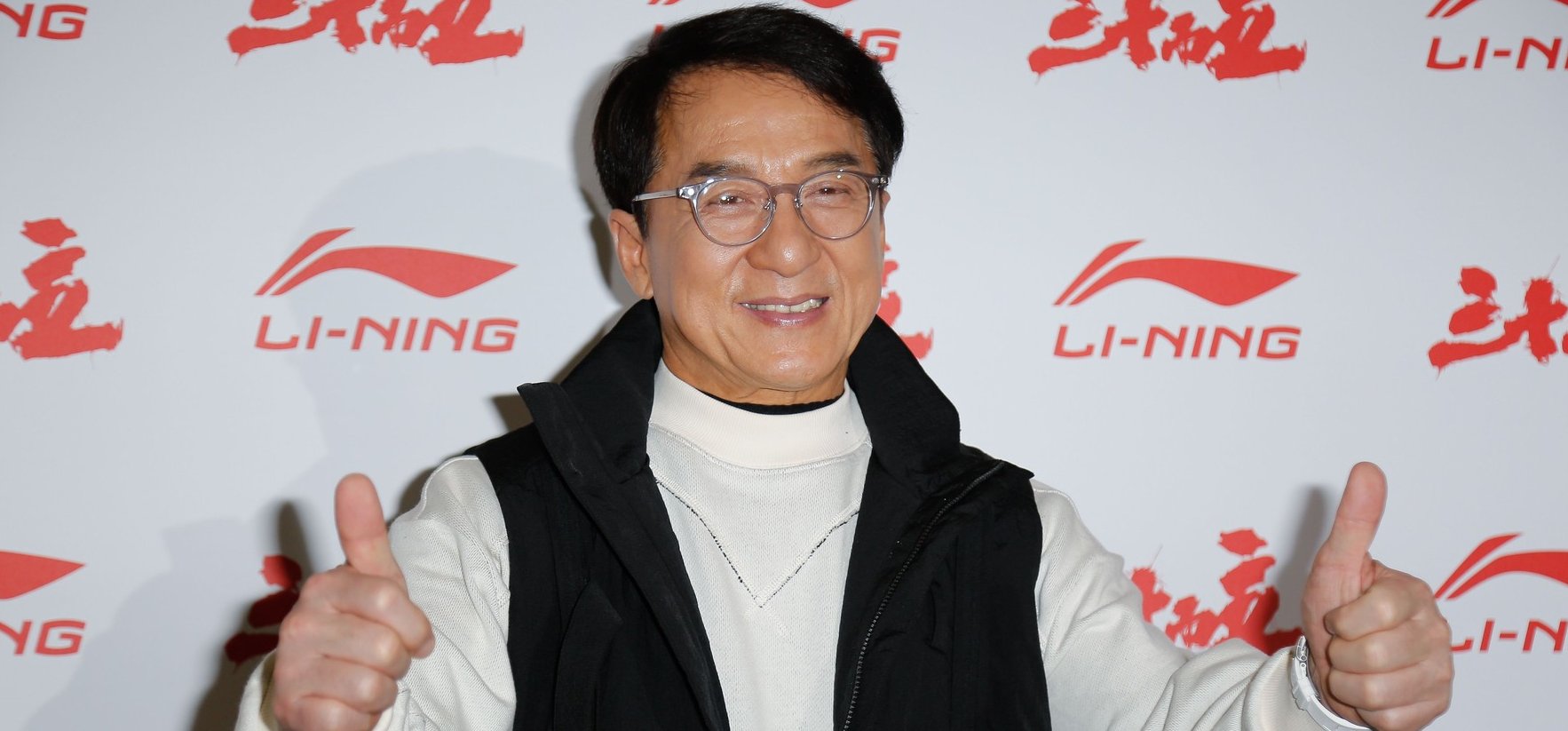 A világhírű színész futhatott végig a kínai nagy falon az olimpiai lánggal - fotók