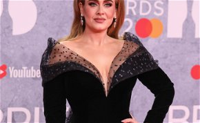 Adele sztriptíztáncos lett – fotók