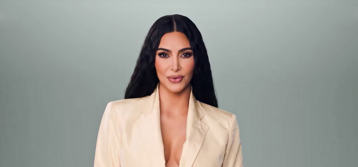 Kim Kardashian már megint mindenkit kiakasztott - Tényleg ez lenne a divat?