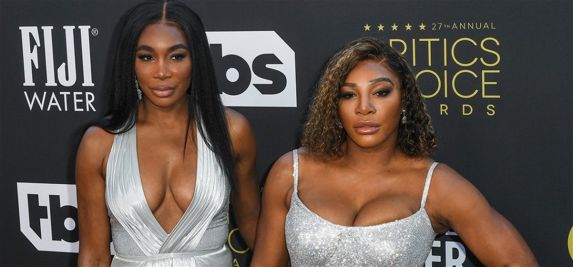 Hoppá: Venus és Serena Williams mellei majdnem kibuggyantak, óriási dekoltázst villantottak - fotók