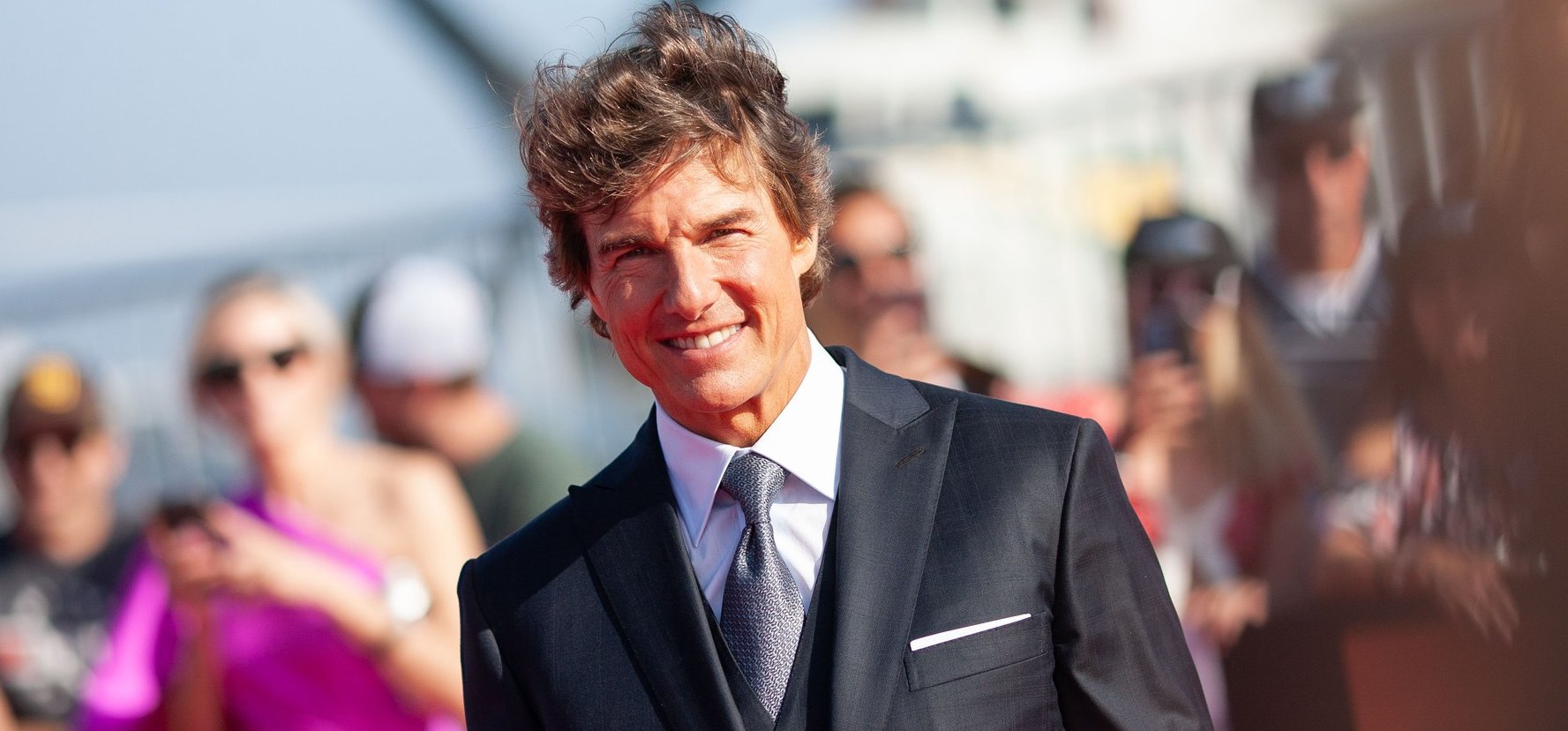 Tom Cruise ennél stílusosabban nem tudott volna megérkezni a Top Gun: Maverick világpremierjére