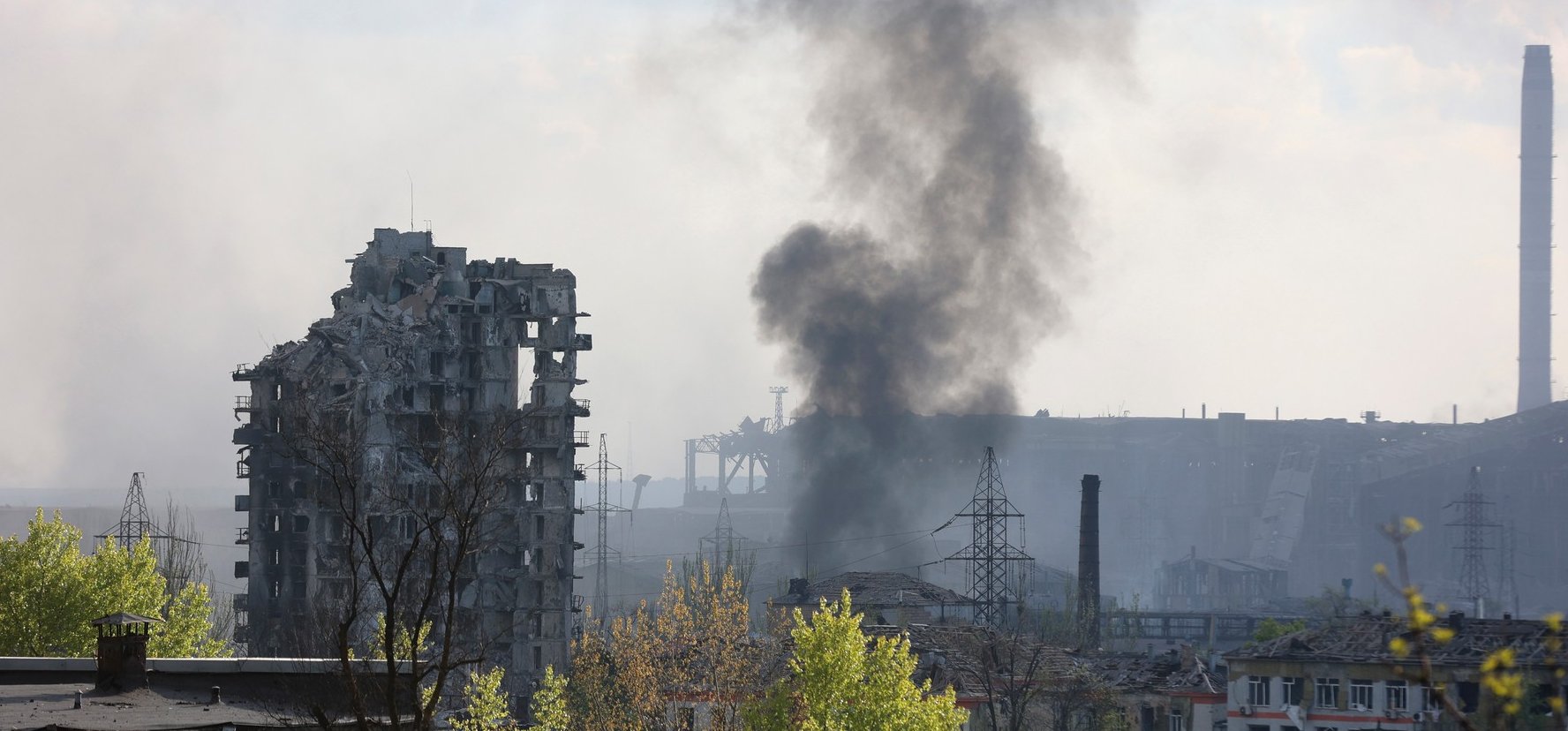 Így bombázták az oroszok a mariupoli Azovstal acélmű területét – hátborzongató fotók a helyszínről