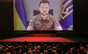 Orosz-ukrán háború: különleges helyen jelentkezett be az ukrán elnök