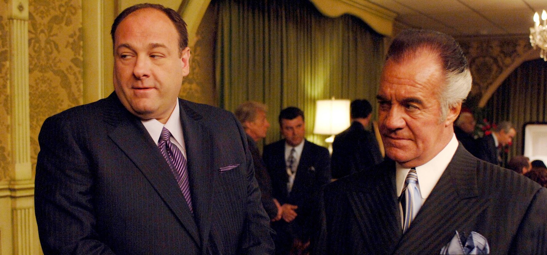 Már az égben segédkezik Tony Soprano jobbkeze – mutatjuk Paulie Walnuts legjobb pillanatait