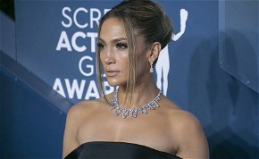 Jennifer Lopez és Eva Mendes is ledobta minden ruháját egy reklám kedvéért