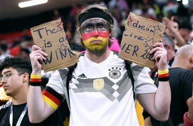 Szomorú fotókon a német drukkerek, akik hiába pózoltak a foci-vb trófeájával, még a csoportból se jutottak tovább