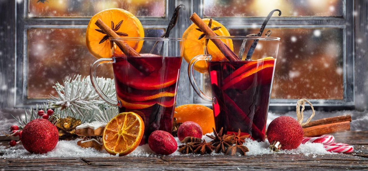 Eljött a forralt bor ideje: íme egy őrületes recept, hogy ne csak a karácsonyi vásáron kortyolgathasd az ünnepi italt