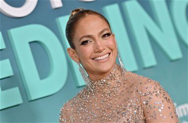Jennifer Lopez bugyiban mutatta meg a tökéletes popsiját