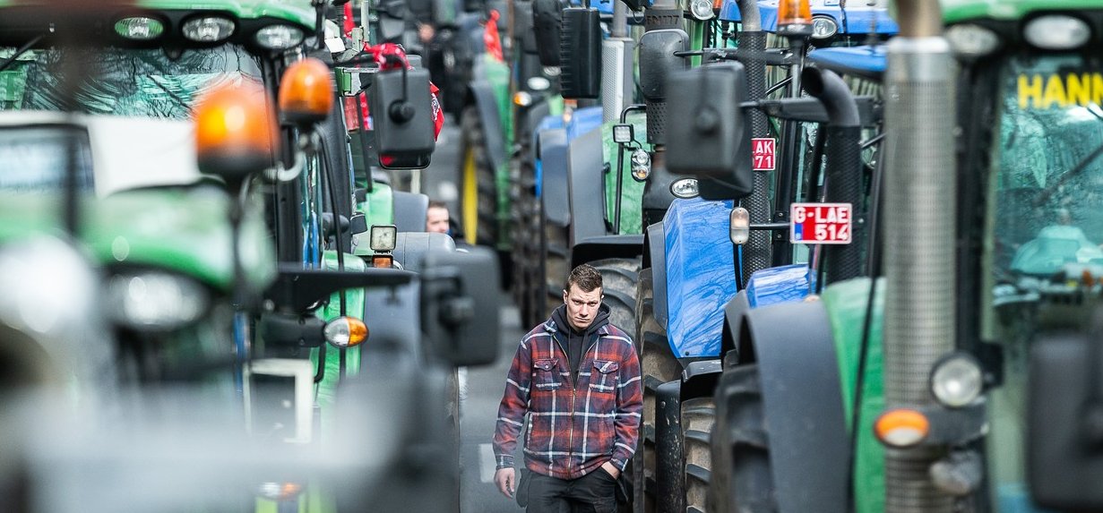 Traktoros őrület: Több ezer dühös gazda veszi be Brüsszelt tiltakozásul!