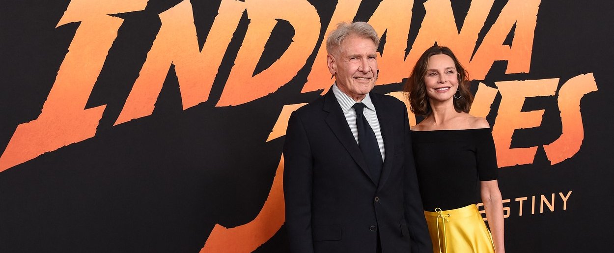 Harrison Ford 21 éve imádja a feleségét, nagyon cukik voltak az új Indiana Jones film premierjén