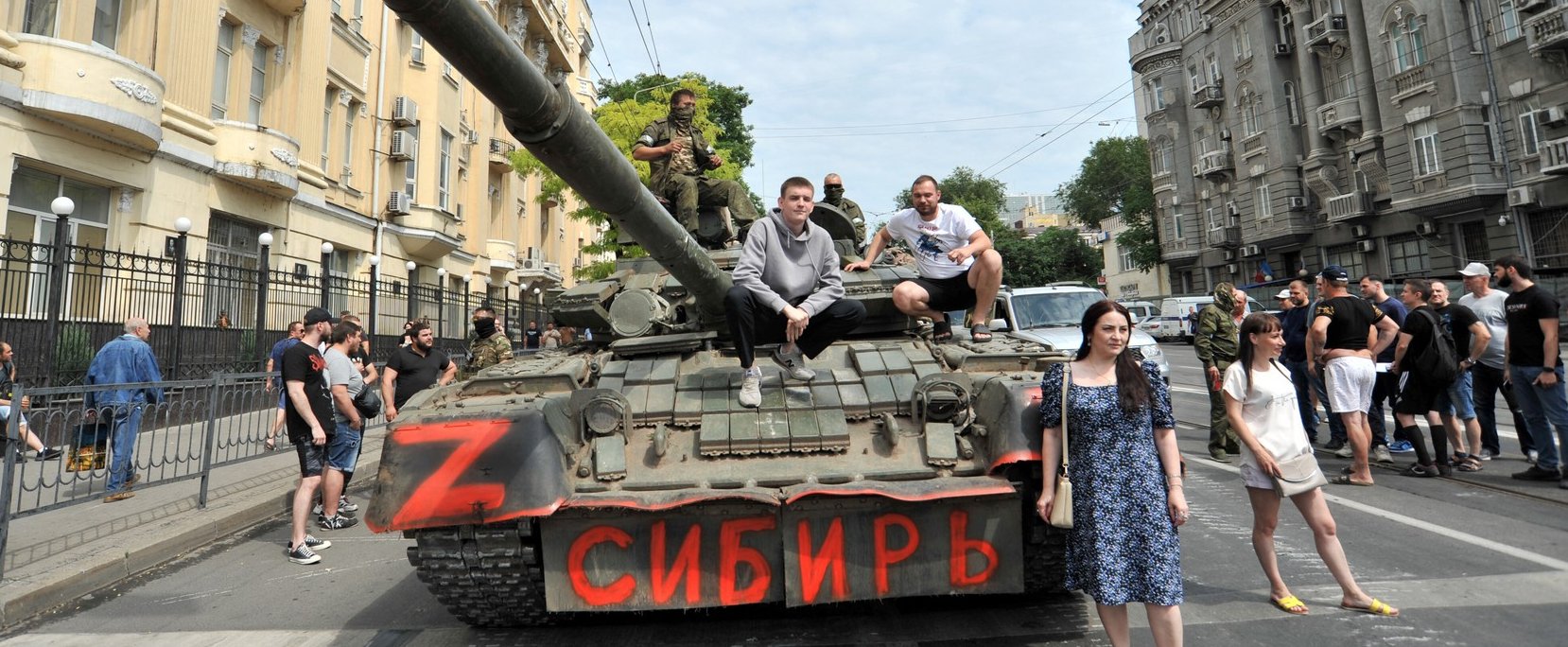 Elesett az orosz Rosztov-Don: képeken, ahogy a lázadó Wagner csoport a városban járőrözik
