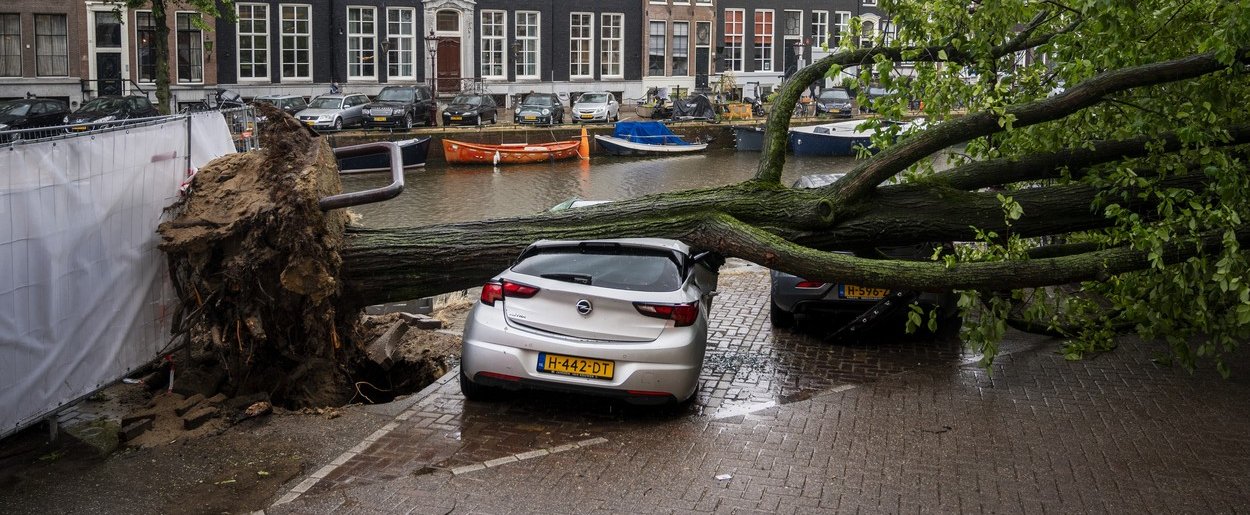 Megrendítő felvételeken a pusztítás, amit a hatalmas vihar okozott Hollandiában