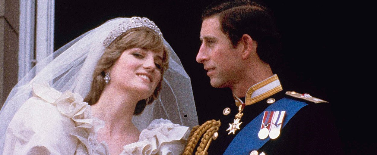 Különleges fotók kerültek elő Diana és Károly esküvőjéről - Itt még tényleg boldognak tűntek