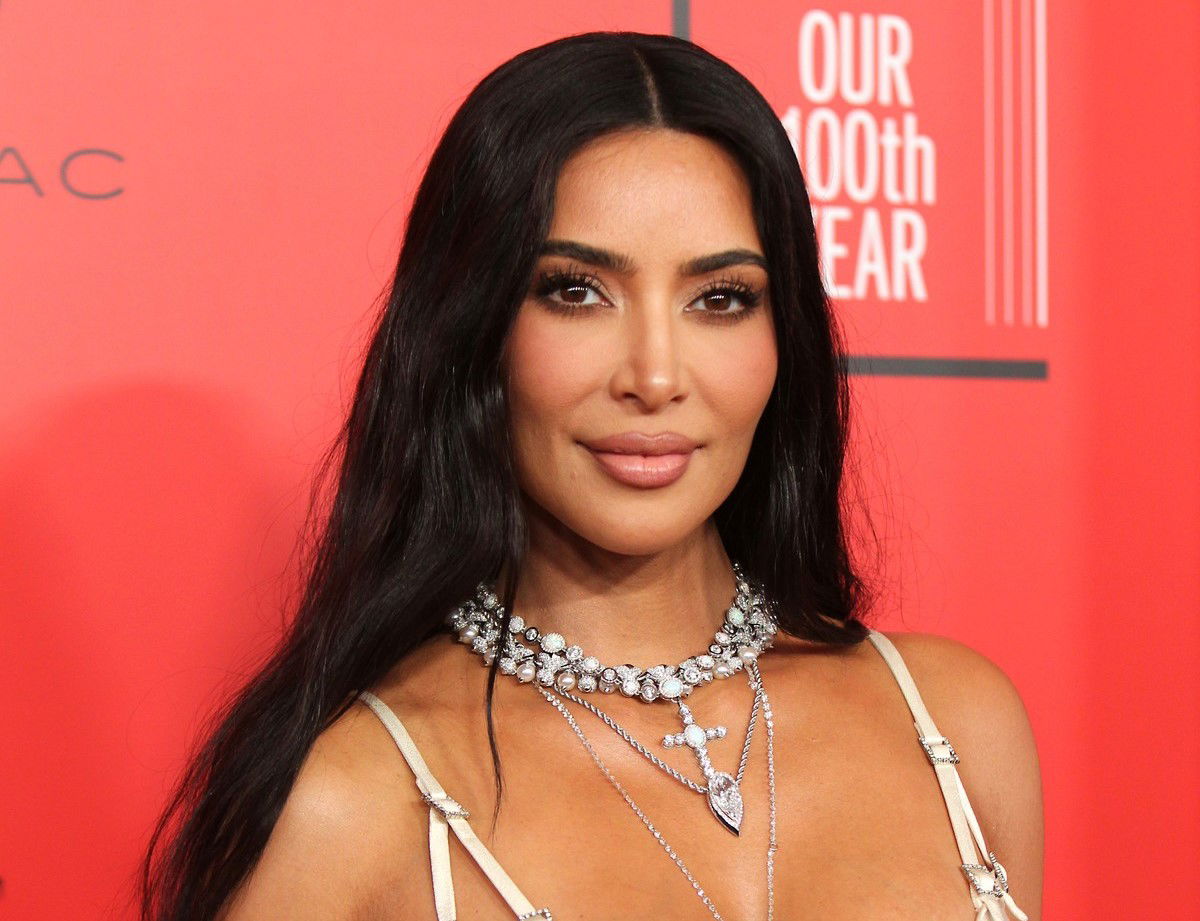 Less be Kim Kardashian luxusotthonába, amit több, mint 24 milliárdért vett  magának az influenszer | Promotions.hu