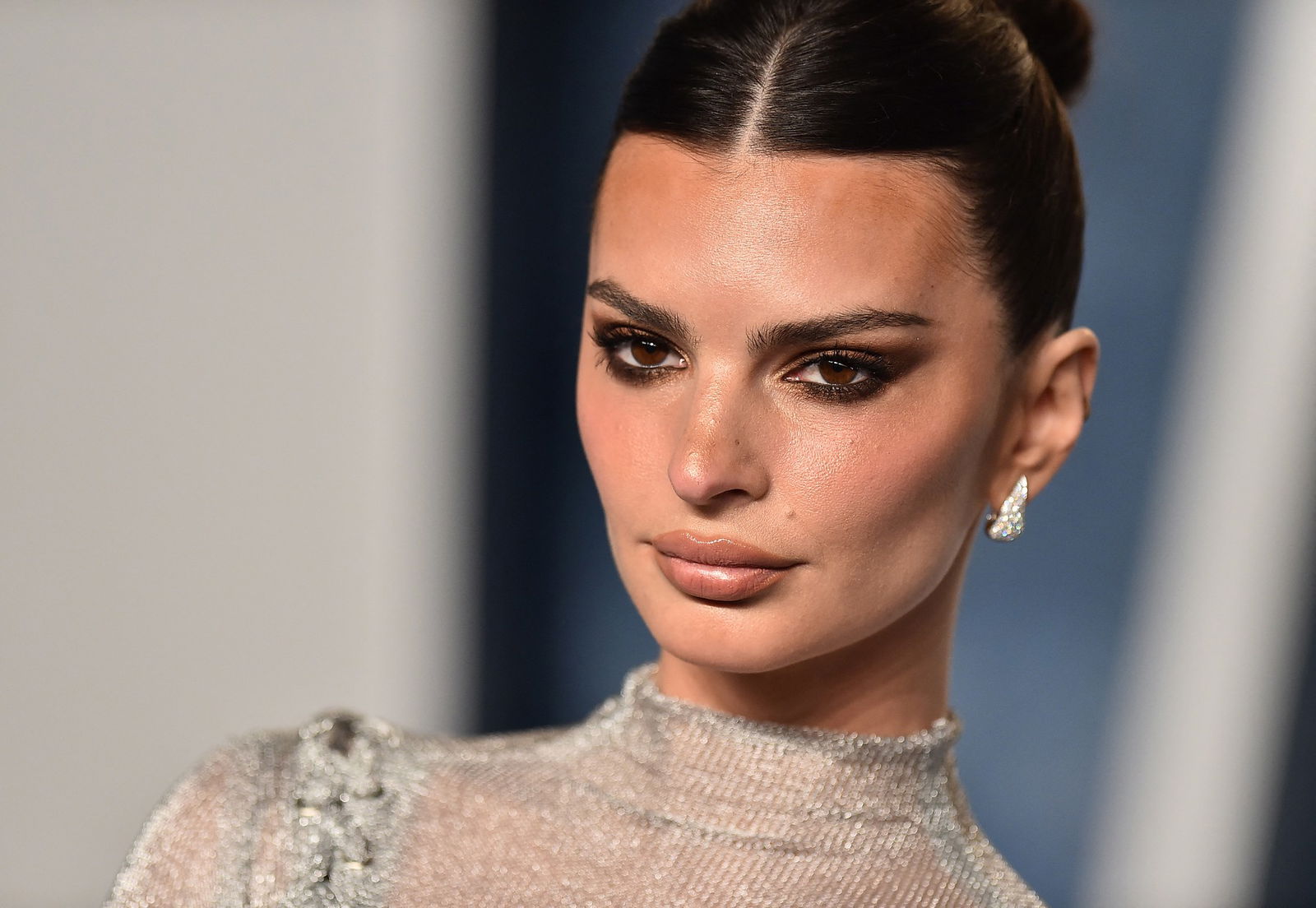 Emily Ratajkowski miniszoknyában és feszülős bodyban? Ezt mindenkinek  látnia kell | Promotions.hu