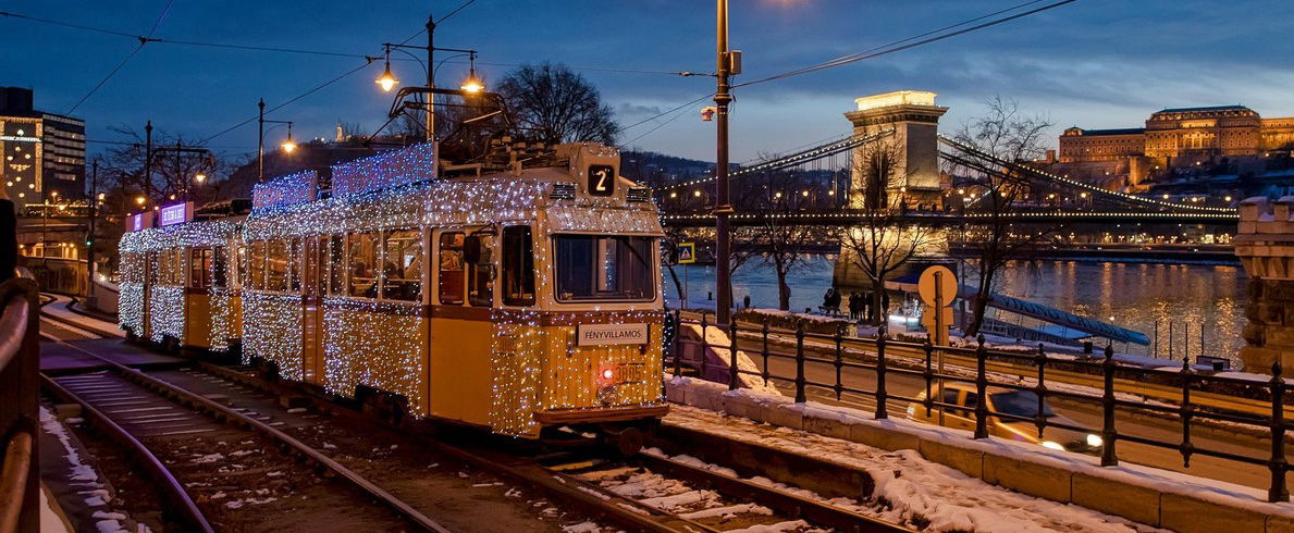 Évek óta nem volt ilyenben részünk: elképesztő mesevilággá alakul hóesésben Budapest