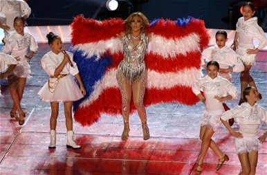Super Bowl: fenékrázás és unalom Jennifer Lopez és Shakira előadásában