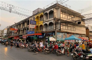 A thaiföldi lovaskocsi és a street food