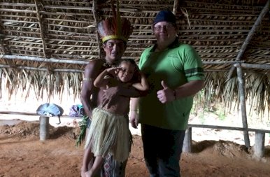 Az amazonasi pirulós delfin és az indián „tábor”