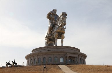 Mongóliában megnéztem a világ legnagyobb lovasszobrát