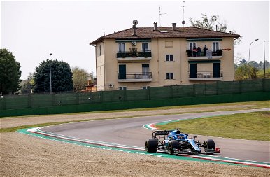 Hamilton pole-pozícióban: látványos képek a Forma-1 Olasz Nagydíjáról