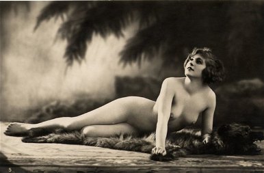 79 meztelen kép a 20. század szexszimbólumairól - 18+