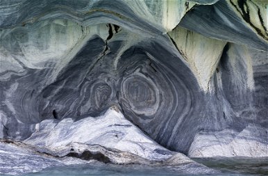 Chile csodái: nézd meg a káprázatos márvány barlangokat!