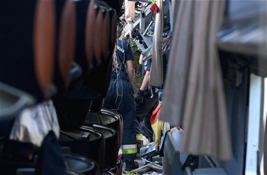 Szörnyű tragédia! Sokkoló képek az M7-es autópálya buszbalesetéről