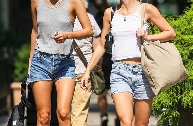 Johnny Depp dögös lánya melltartó nélkül mászkált New York utcáin – lesifotók