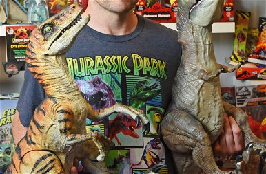 Bemutatjuk a világ legnagyobb Jurassic Park őrültjét, na meg a gyűjteményét – fotók