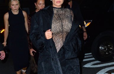 Kylie Jenner terhes pocakkal is igazi bombázó – fotók