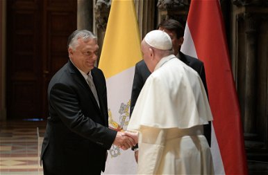 Ferenc pápa először látogatott Budapestre - Képek az érkezésről