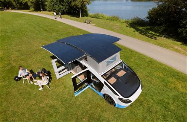 Nézd meg a világ első teljesen napelemes lakóautóját