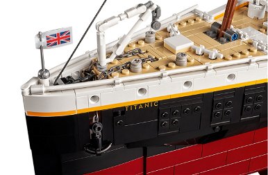 Megérkezett a Lego Titanic, ami „csupán” egy használt autó áráért a tiéd lehet – fotók