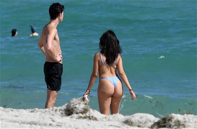 Sokan kiakadtak Camila Cabello bikinis lesifotóin – Tényleg ennyire elhagyta magát a popsztár?
