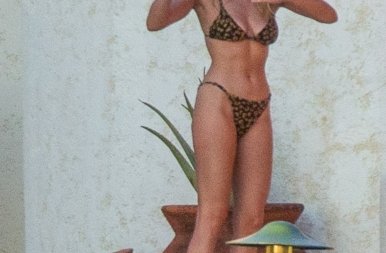 Jason Sudeikis barátnőjének majdnem lecsúszott a bikinifelsője – lesifotók