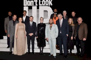 Leonardo DiCaprio, Meryl Streep, és itt még nincs vége – Rengeteg sztár jelent meg a Ne nézz fel! premierjén