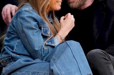Szokatlan helyen romantikázott Jennifer Lopez és Ben Affleck – fotók