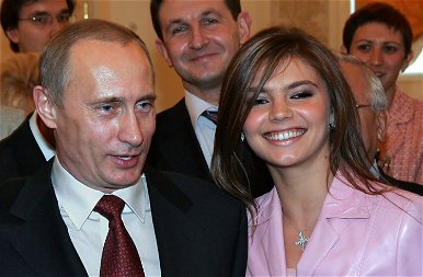 Ő Putyin féltve őrzött szeretője – fotókon az orosz árnyék First Lady