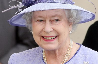 Meg kellett menteni II. Erzsébet királynő életét – a csodára is szükség volt