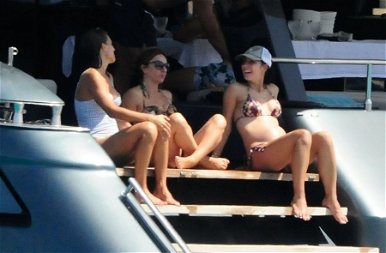 Így néz ki most bikiniben Rafael Nadal terhes felesége