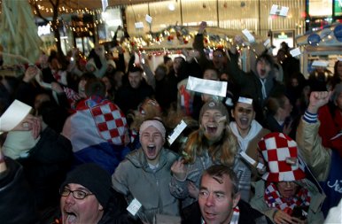 A horvátok hatalmas bulit csaptak, míg sok Japán drukker csak sírt a lelátón